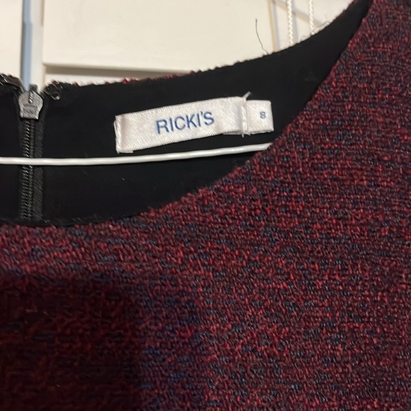 Colour block fitted dress. - Picture 3 of 5